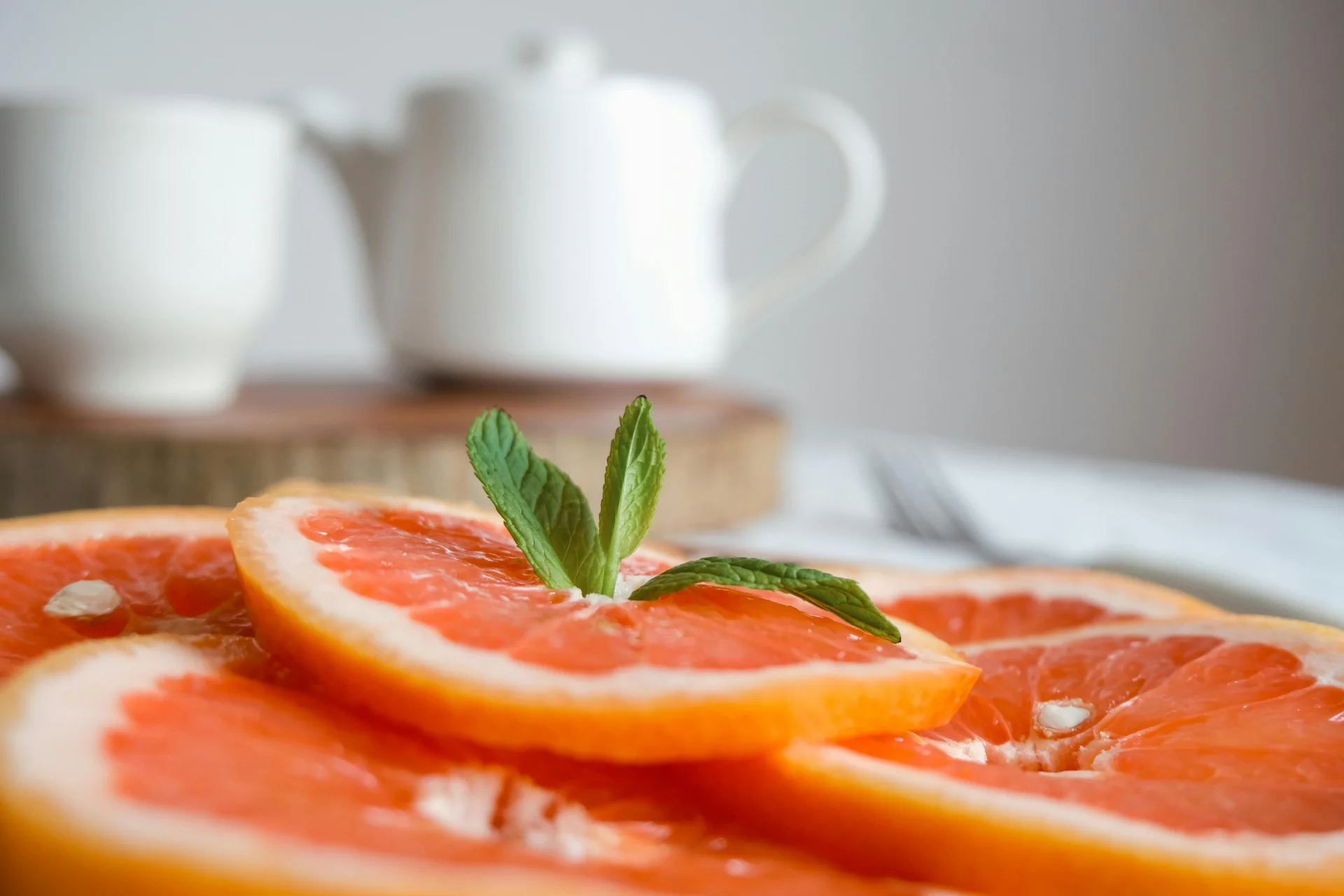 Fresh foods and water for weight management